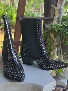 Shu Shop Zsa Zsa Black Studded Ankle Boot Size 9